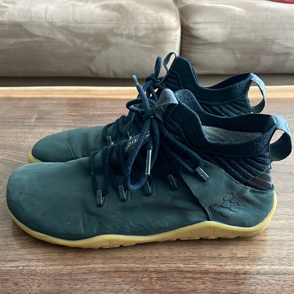 Vivobarefoot Women’s Magna FG Sz 8